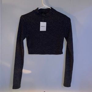 Gray long sleeved Forever 21 crop top(NEW)